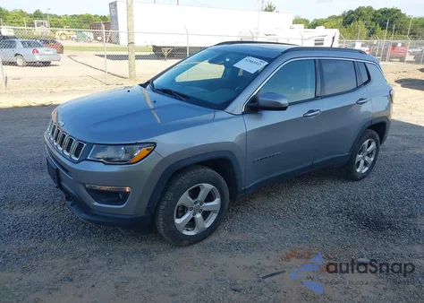 2018 Jeep Compass Latitude 4X4 из США, поврежденный, VIN 3C4NJDBB2JT117009